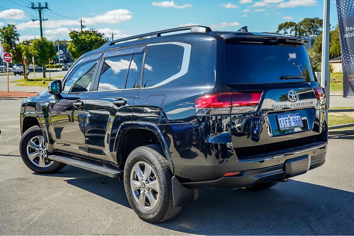 2024 Toyota Landcruiser Sahara FJA300R