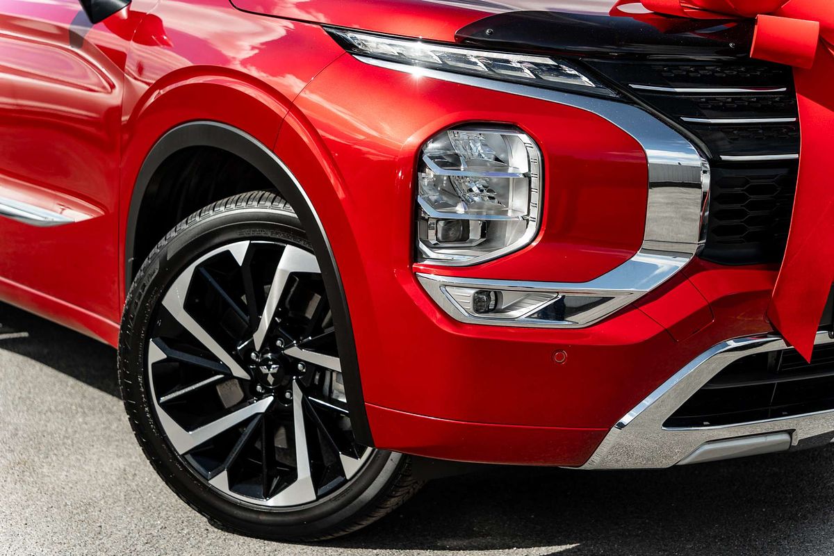 2024 Mitsubishi Outlander Exceed ZM