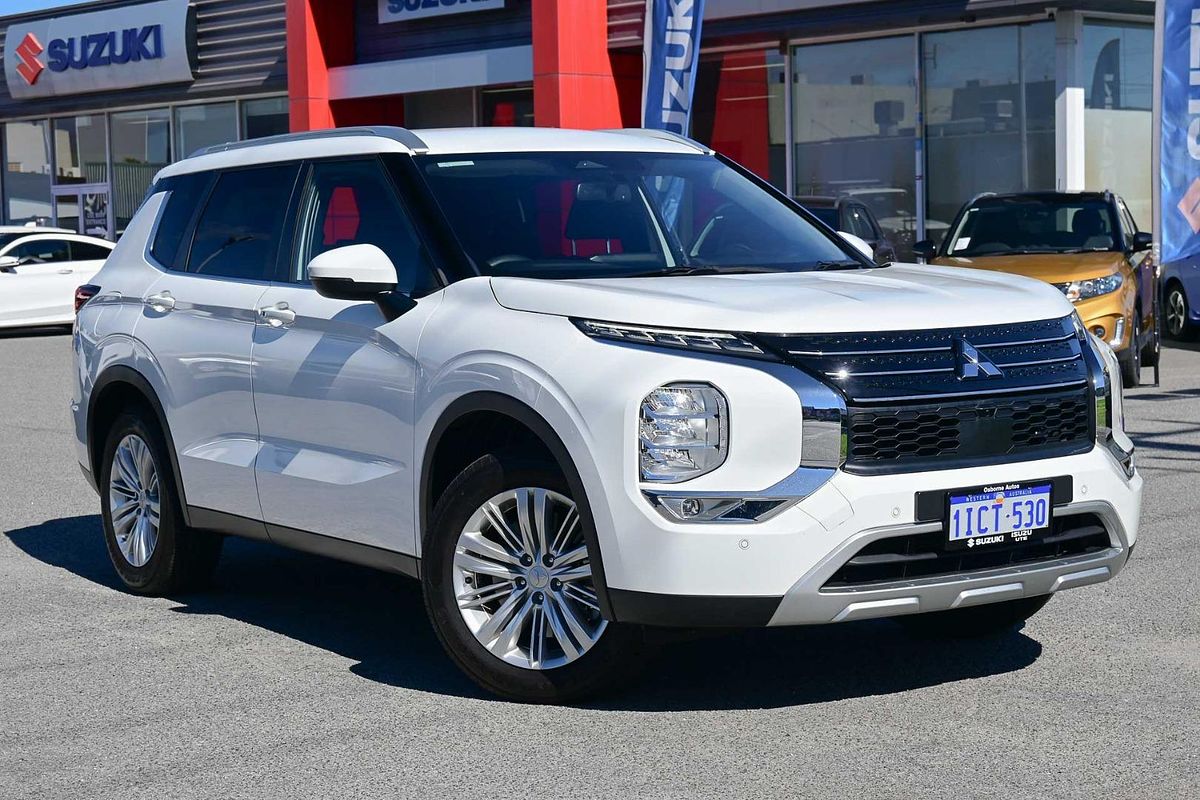 2023 Mitsubishi Outlander LS ZM