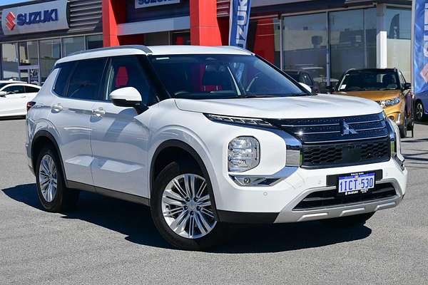 2024 Mitsubishi Outlander LS ZM