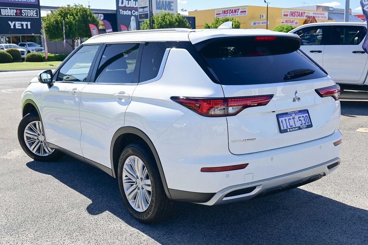 2023 Mitsubishi Outlander LS ZM