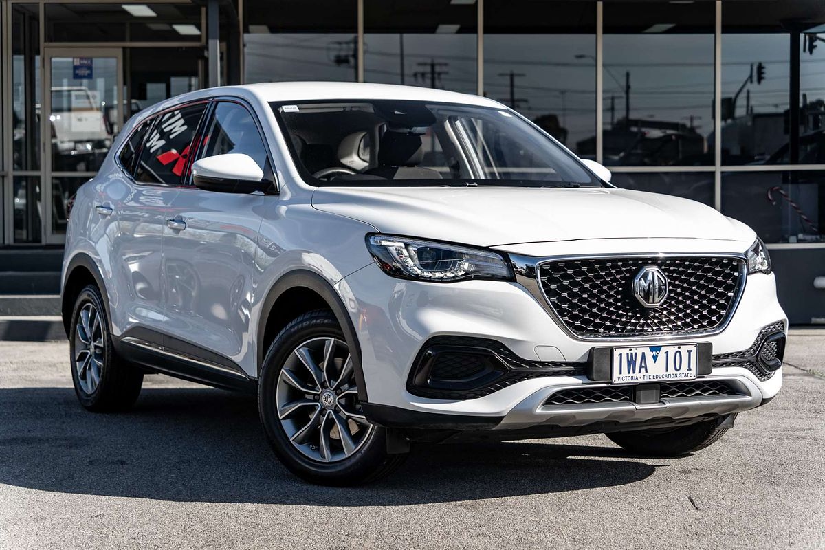 2022 MG HS Core SAS23