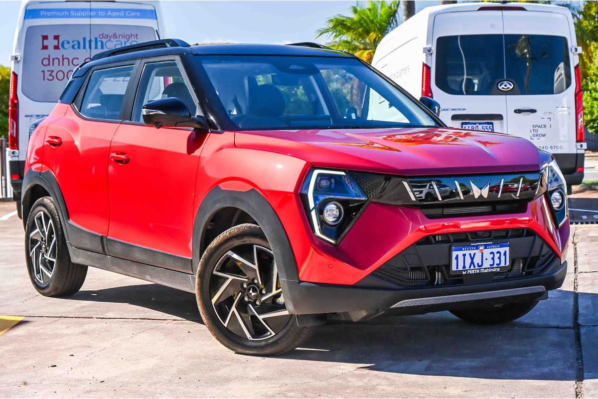 2025 Mahindra XUV3XO AX7L