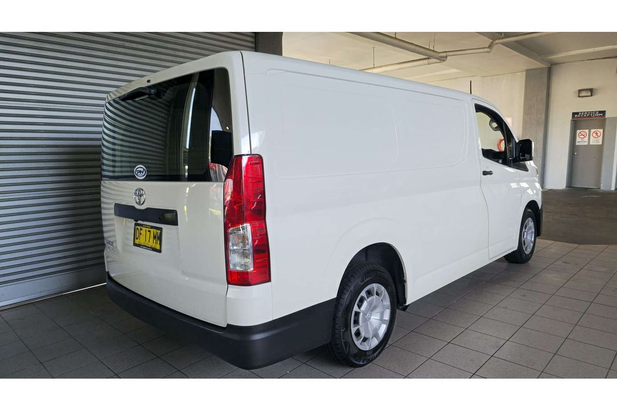 HIACE GDH300R LWB 2.8L DT4 TURBO CDI 6 SP AUTO SEQUENTIAL 5D VAN 
