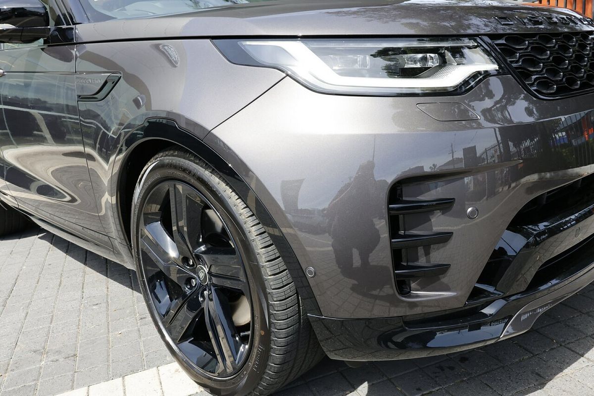 2025 Land Rover Discovery D350 Dynamic SE Series 5