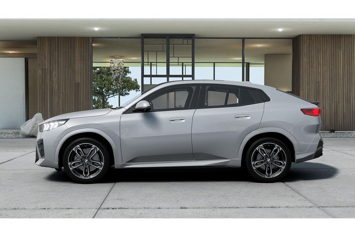 2025 BMW iX2 xDrive30 M Sport U10
