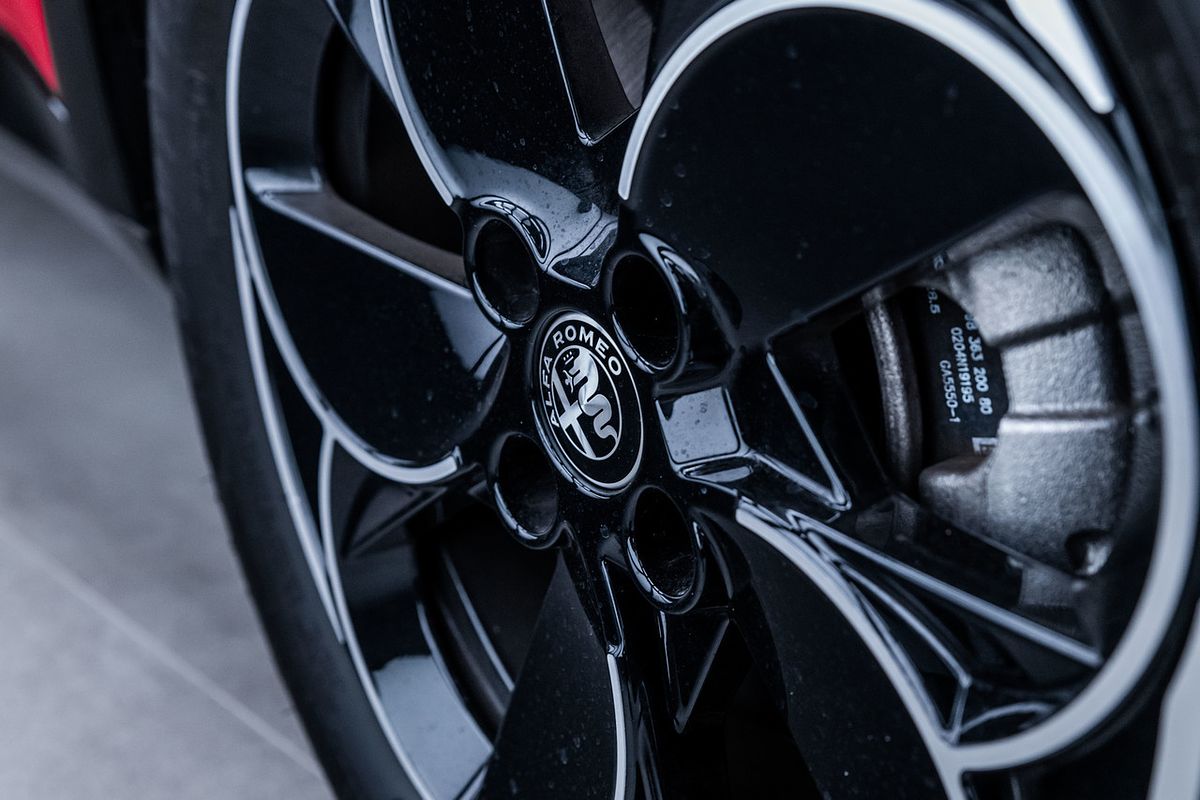 2025 Alfa Romeo Junior Elettrica Series 0