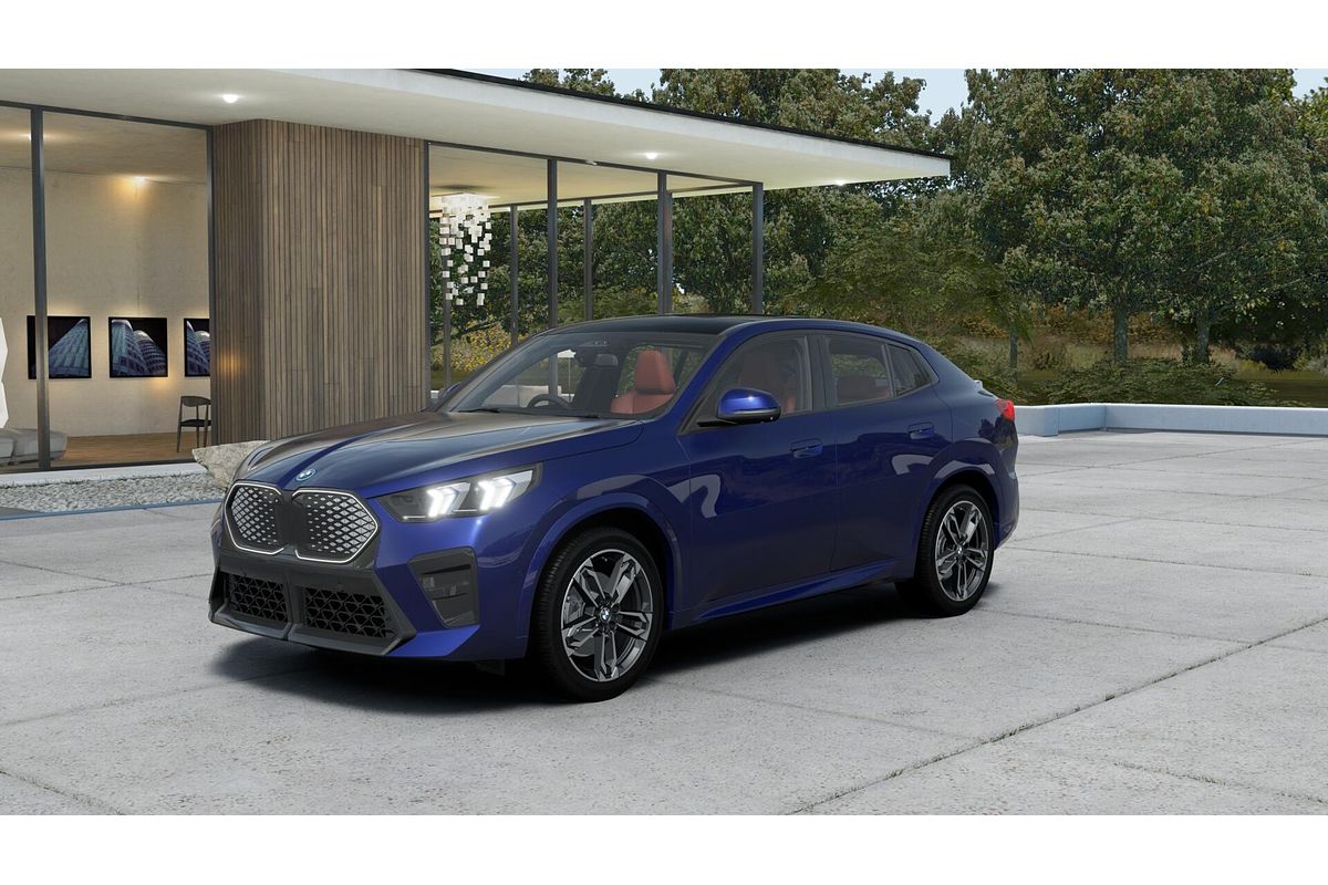 2025 BMW iX2 xDrive30 M Sport U10