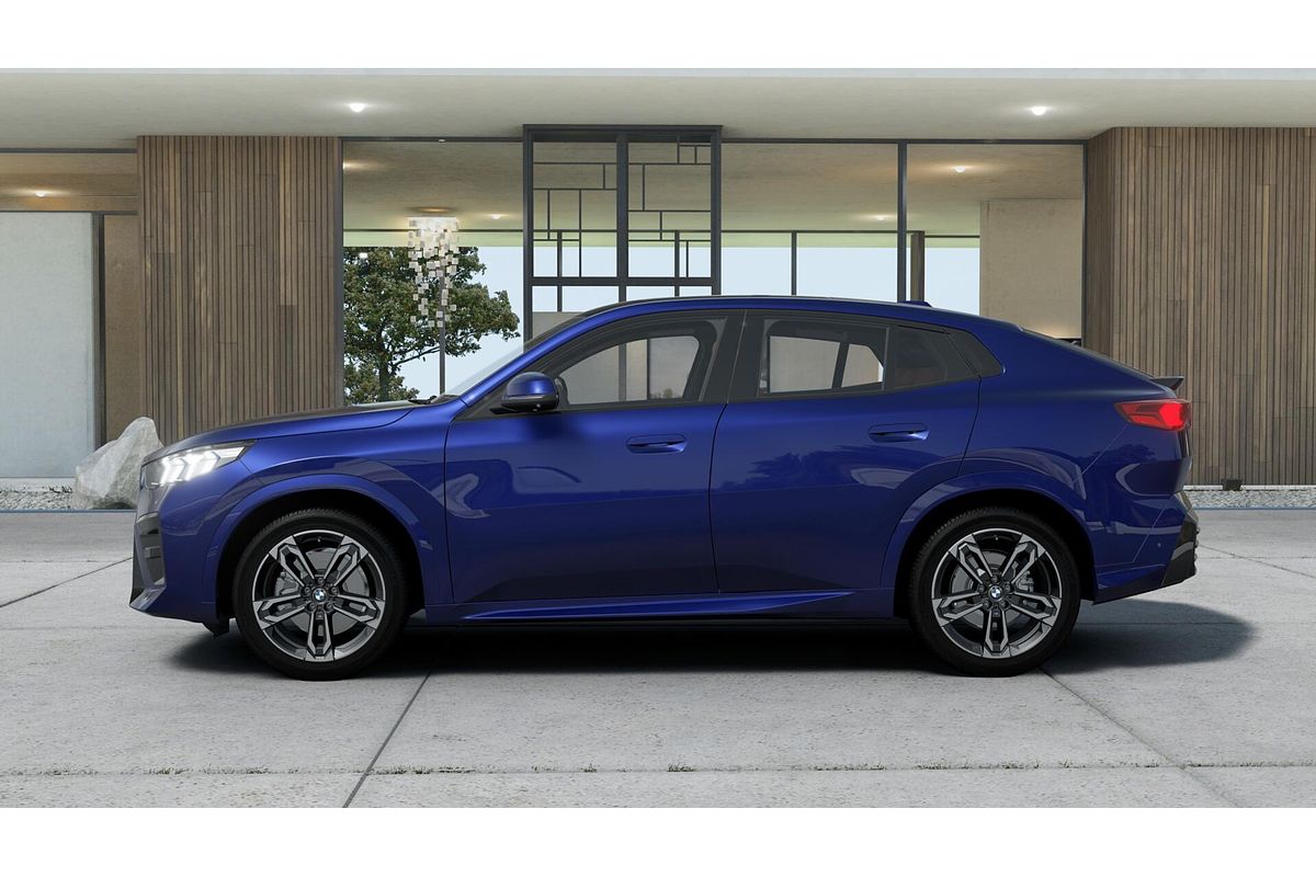 2025 BMW iX2 xDrive30 M Sport U10