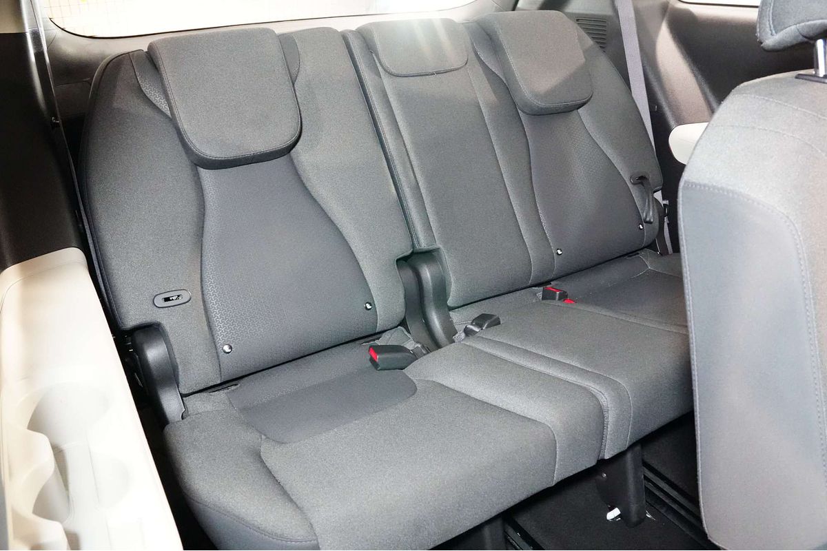 2023 Kia Carnival S KA4