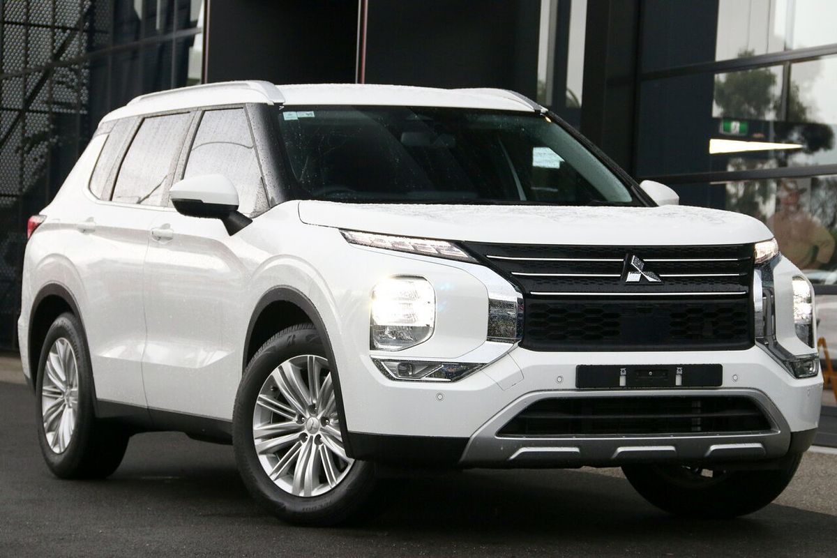 2022 Mitsubishi Outlander LS ZM