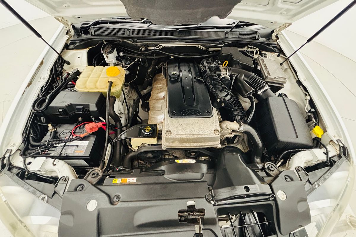 2010 Ford FALCON XT 6 SP AUTO SEQ SPORTSHIFT 4D SEDAN 6CYL