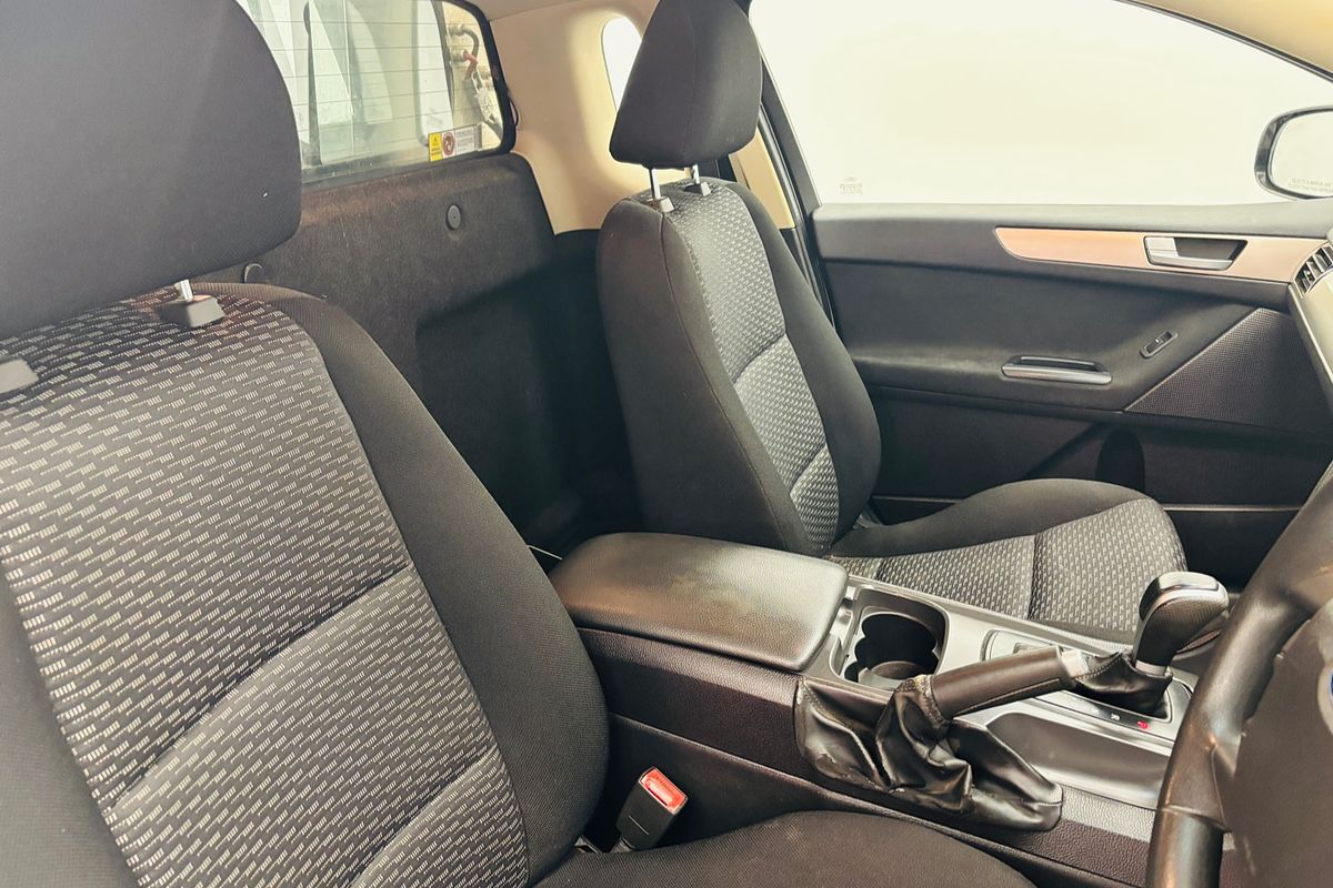 2010 Ford FALCON XT 6 SP AUTO SEQ SPORTSHIFT 4D SEDAN 6CYL