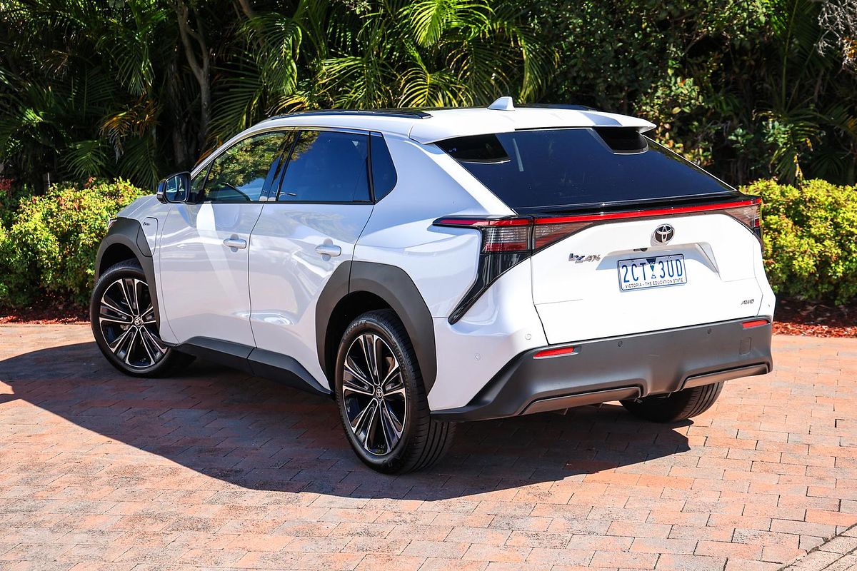 2024 Toyota bZ4X YEAM15R