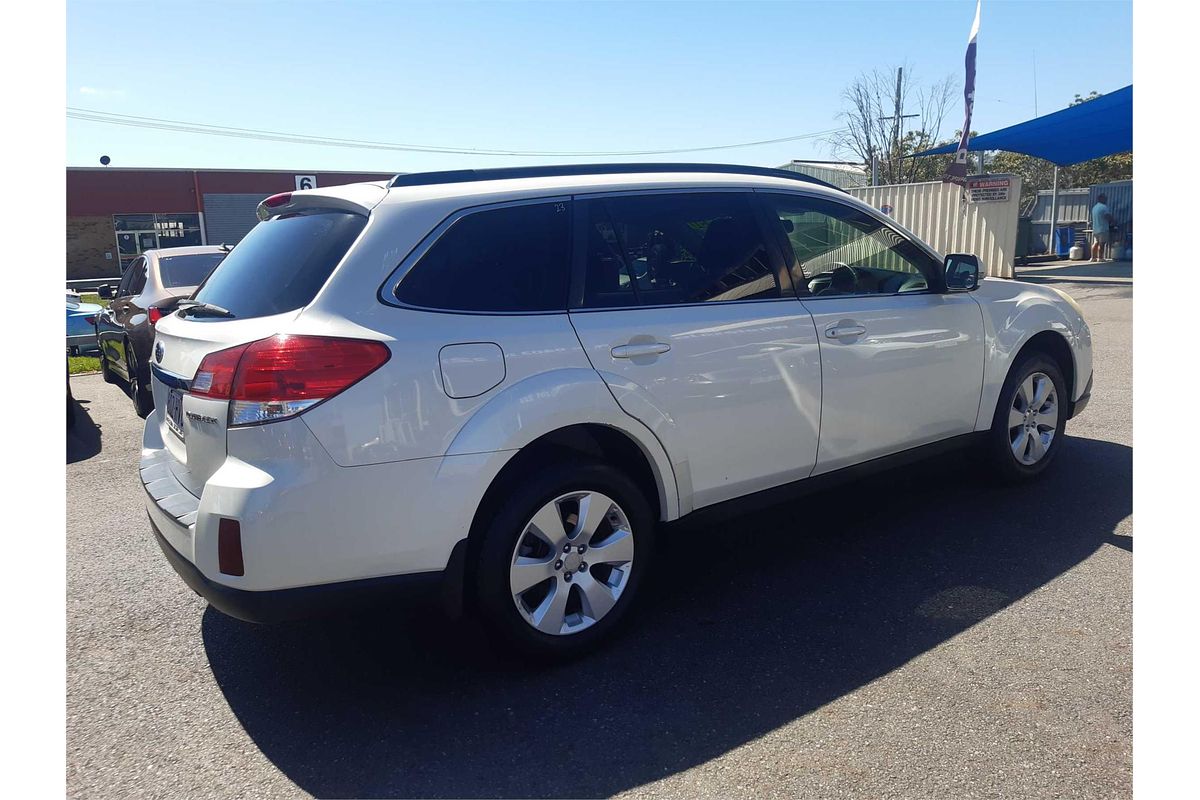 2010 Subaru Outback 2.5i  AWD MY11