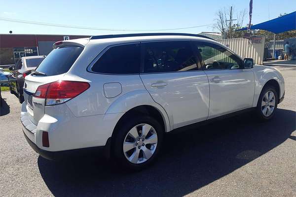 2010 Subaru Outback 2.5i  AWD MY11