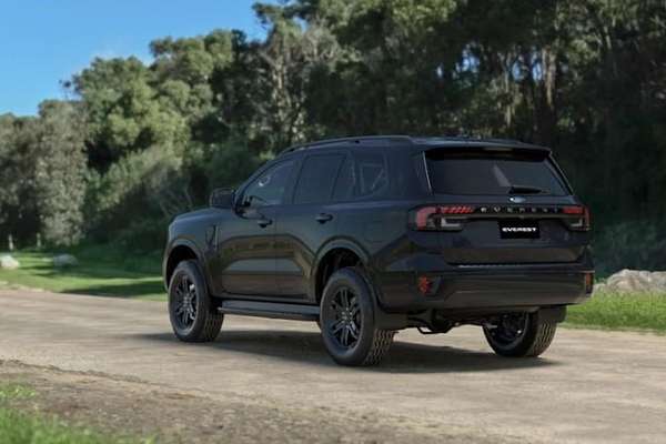 2026 Ford Everest Black Edition 2.0L thumb-2