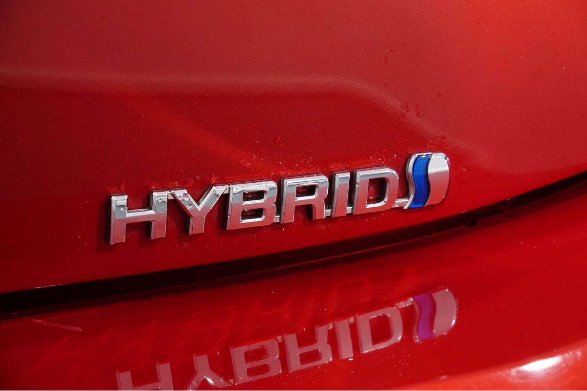 2018 Toyota Corolla SX Hybrid ZWE211R