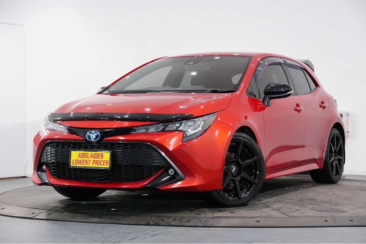 2018 Toyota Corolla SX Hybrid ZWE211R