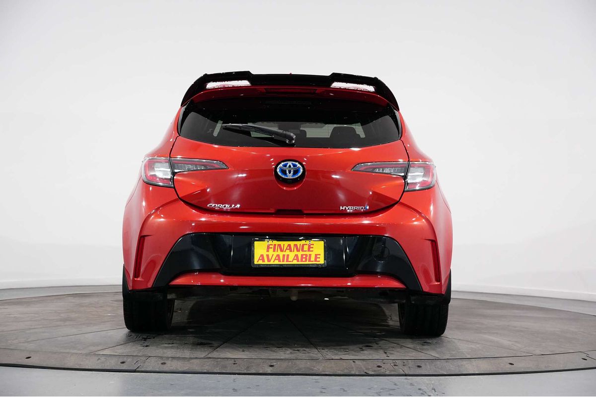 2018 Toyota Corolla SX Hybrid ZWE211R