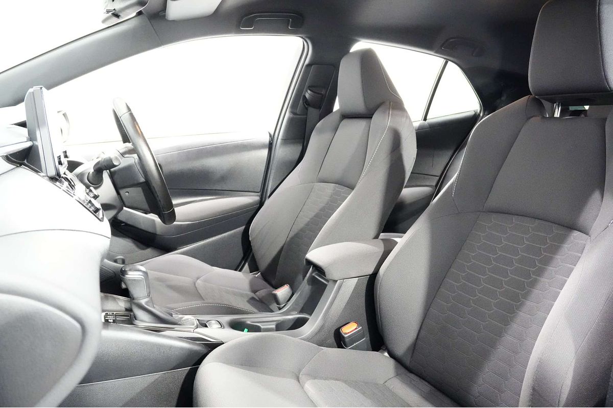 2018 Toyota Corolla SX Hybrid ZWE211R