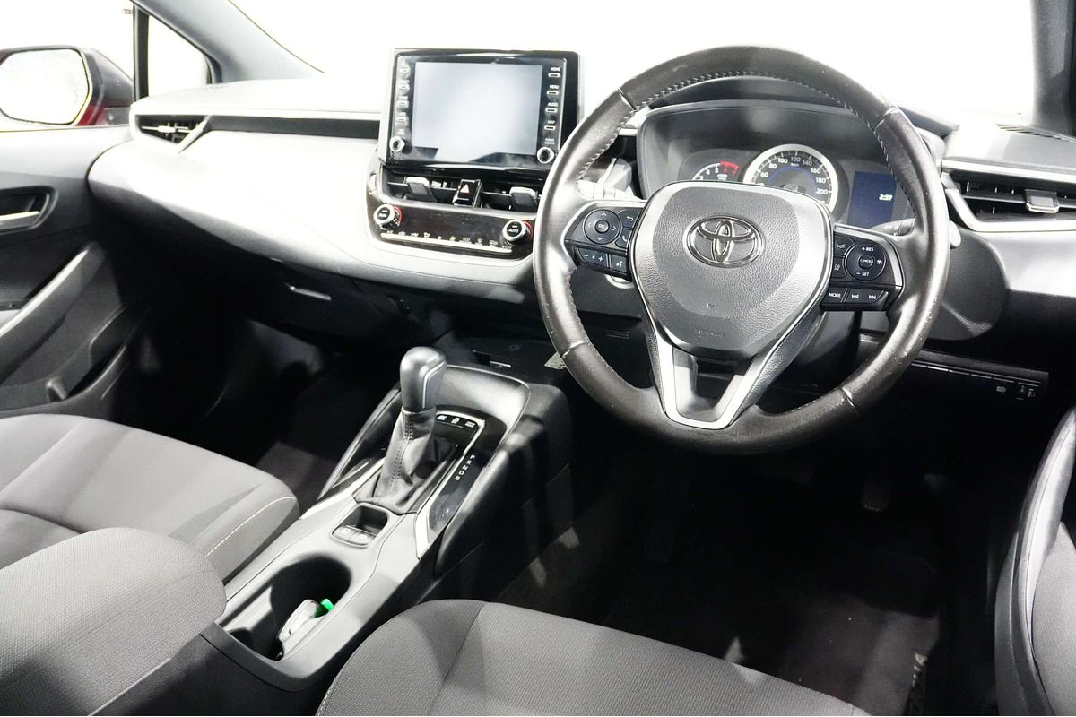 2018 Toyota Corolla SX Hybrid ZWE211R