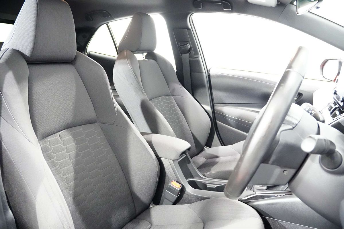 2018 Toyota Corolla SX Hybrid ZWE211R