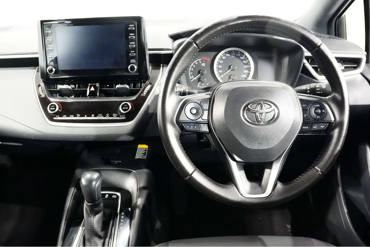 2018 Toyota Corolla SX Hybrid ZWE211R
