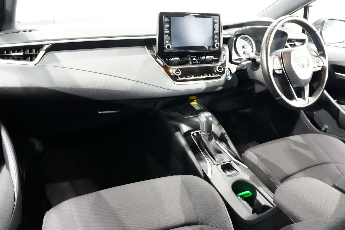 2018 Toyota Corolla SX Hybrid ZWE211R
