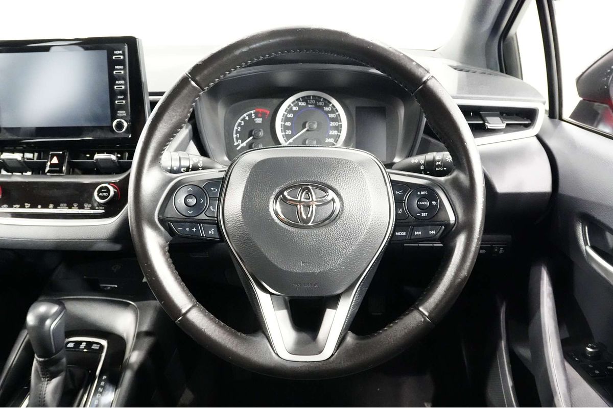 2018 Toyota Corolla SX Hybrid ZWE211R