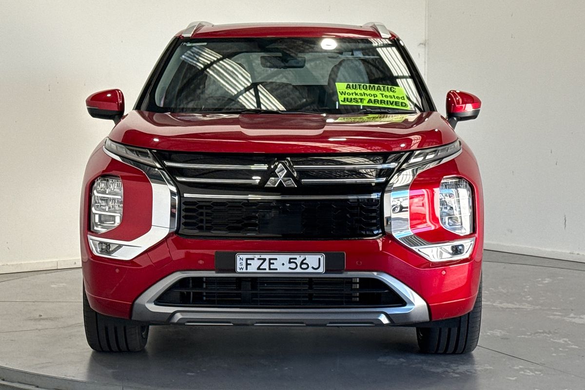 2025 Mitsubishi Outlander Exceed ZM