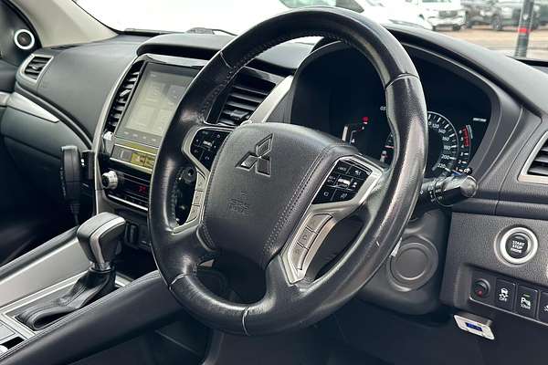 2019 Mitsubishi Pajero Sport Exceed QE thumb-3