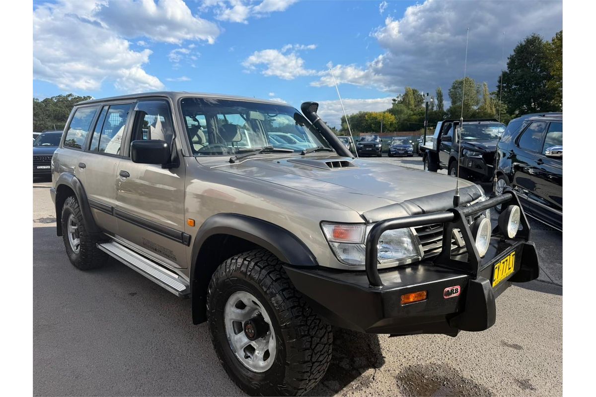 2000 Nissan Patrol ST GU II