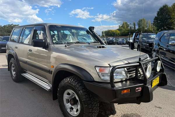 2000 Nissan Patrol ST GU II