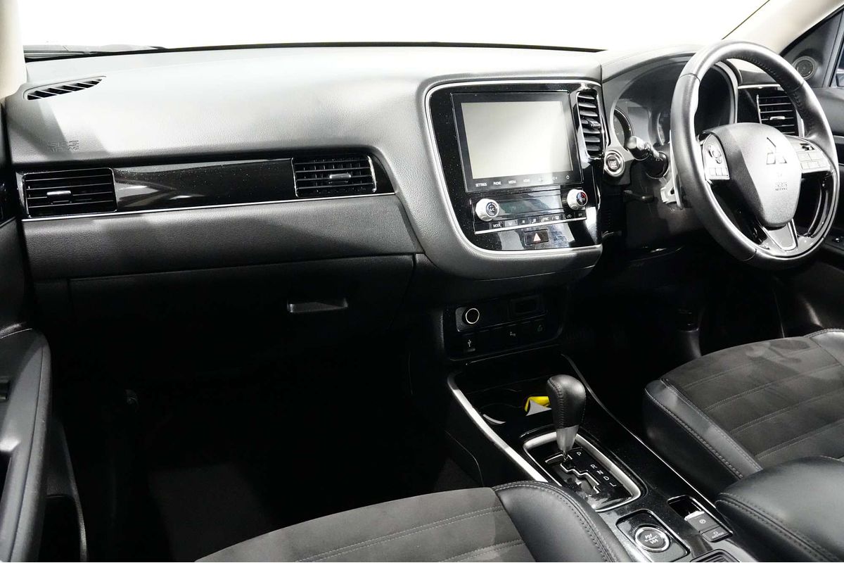 2020 Mitsubishi Outlander LS ZL