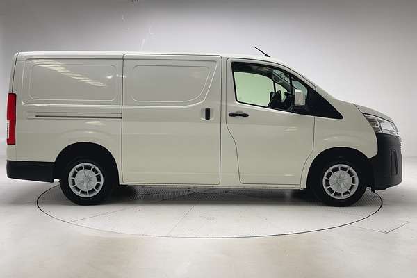 2023 Toyota Hiace GDH300R LWB thumb-8