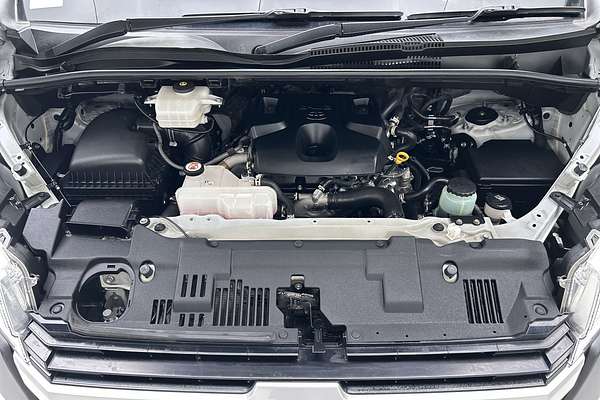 2023 Toyota Hiace GDH300R LWB thumb-9