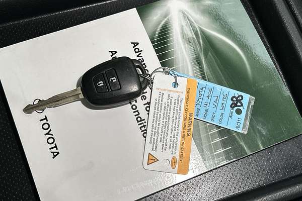 2023 Toyota Hiace GDH300R LWB thumb-21