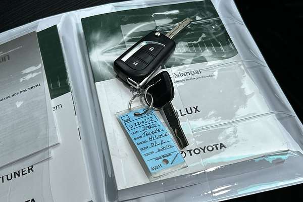 2022 Toyota Hilux SR GUN126R 4X4 thumb-21