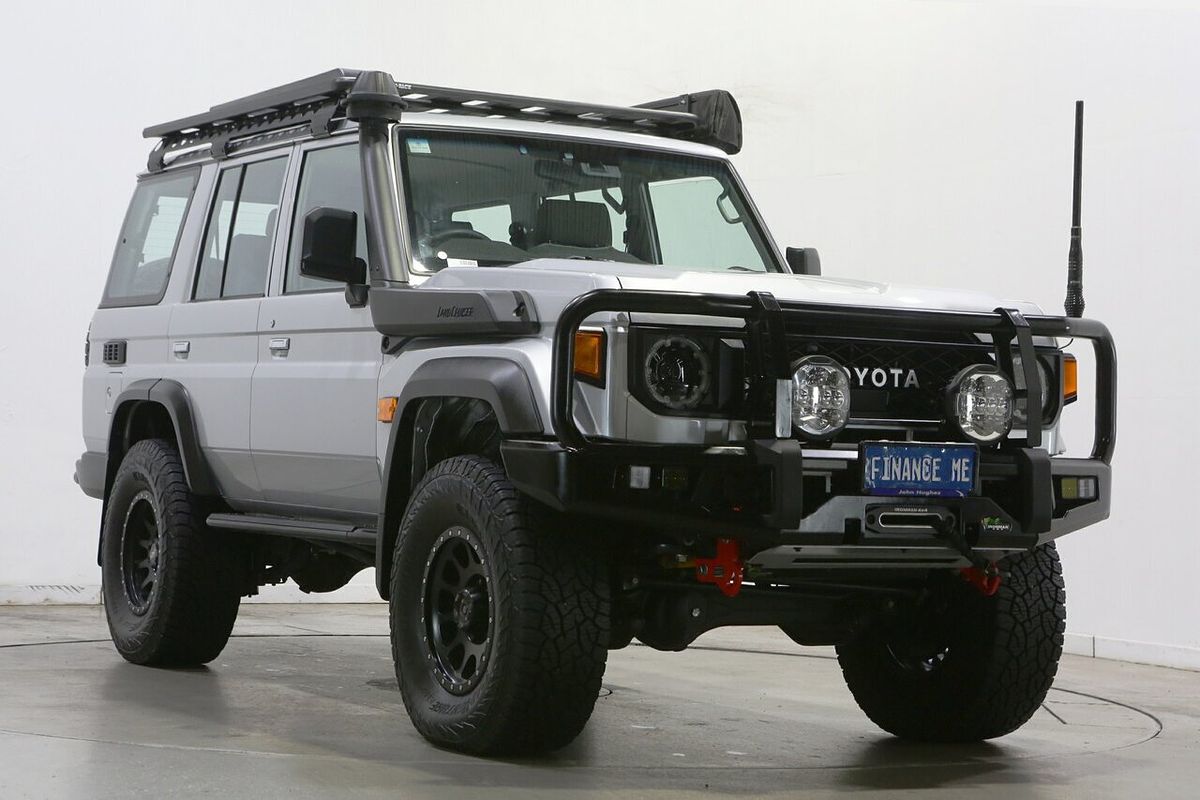 2025 Toyota Landcruiser GXL GDJL76R