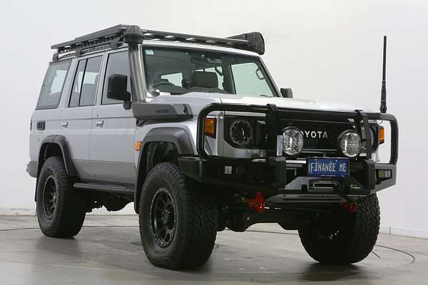 2025 Toyota Landcruiser GXL GDJL76R
