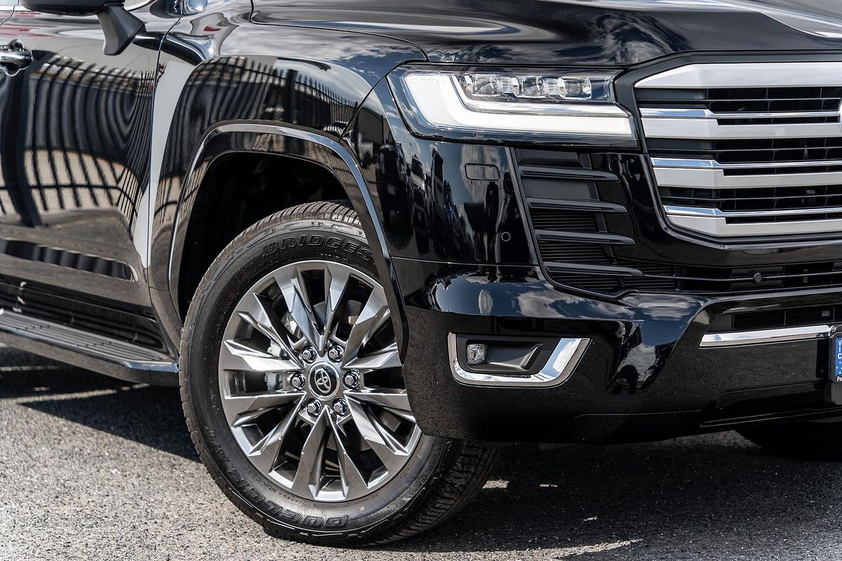 2023 Toyota Landcruiser Sahara ZX FJA300R