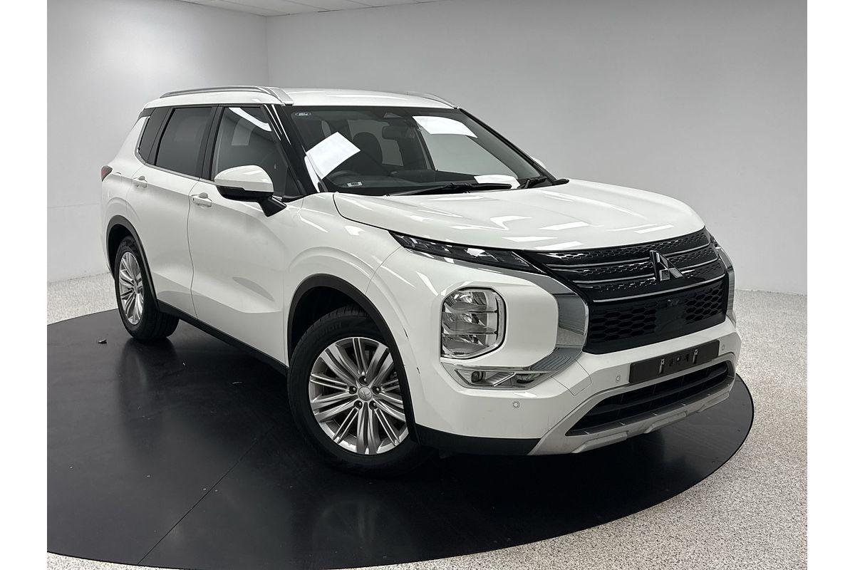 2023 Mitsubishi Outlander LS ZM