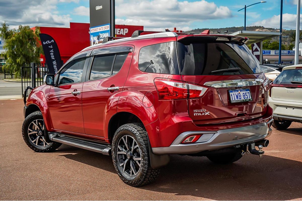 2021 Isuzu MU-X LS-T