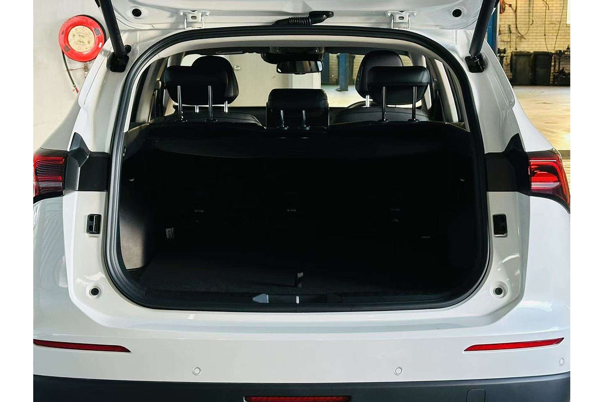 H6 Facelift Lux Auto Hybrid 4X2