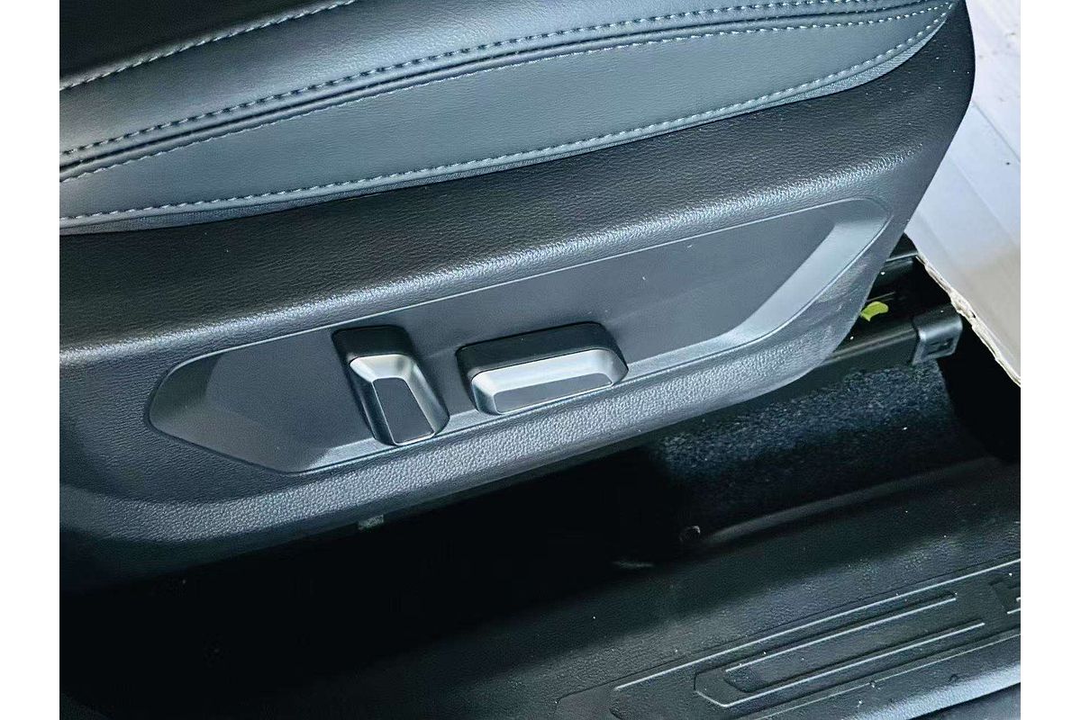 H6 Facelift Lux Auto Hybrid 4X2