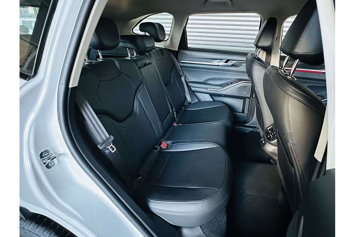 H6 Facelift Lux Auto Hybrid 4X2