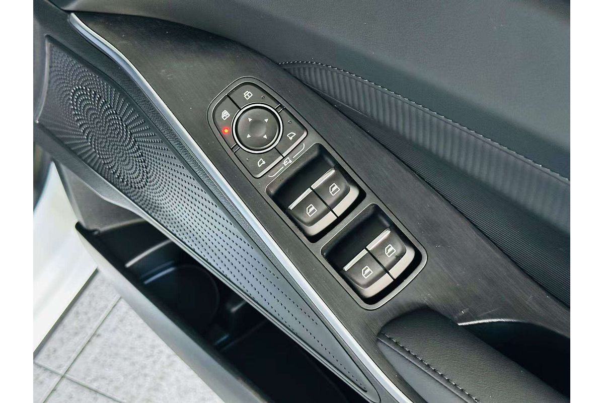 H6 Facelift Lux Auto Hybrid 4X2