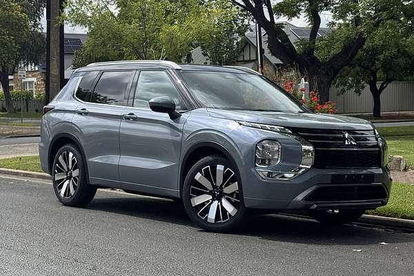 2025 Mitsubishi Outlander Exceed Tourer ZM