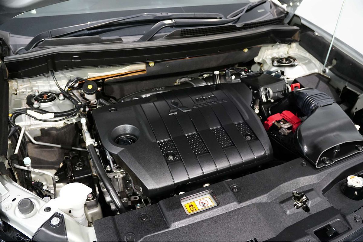 2020 Mitsubishi Outlander LS ZL